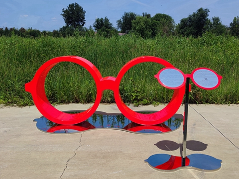 Painting stainless steel Red Glasses sculpture