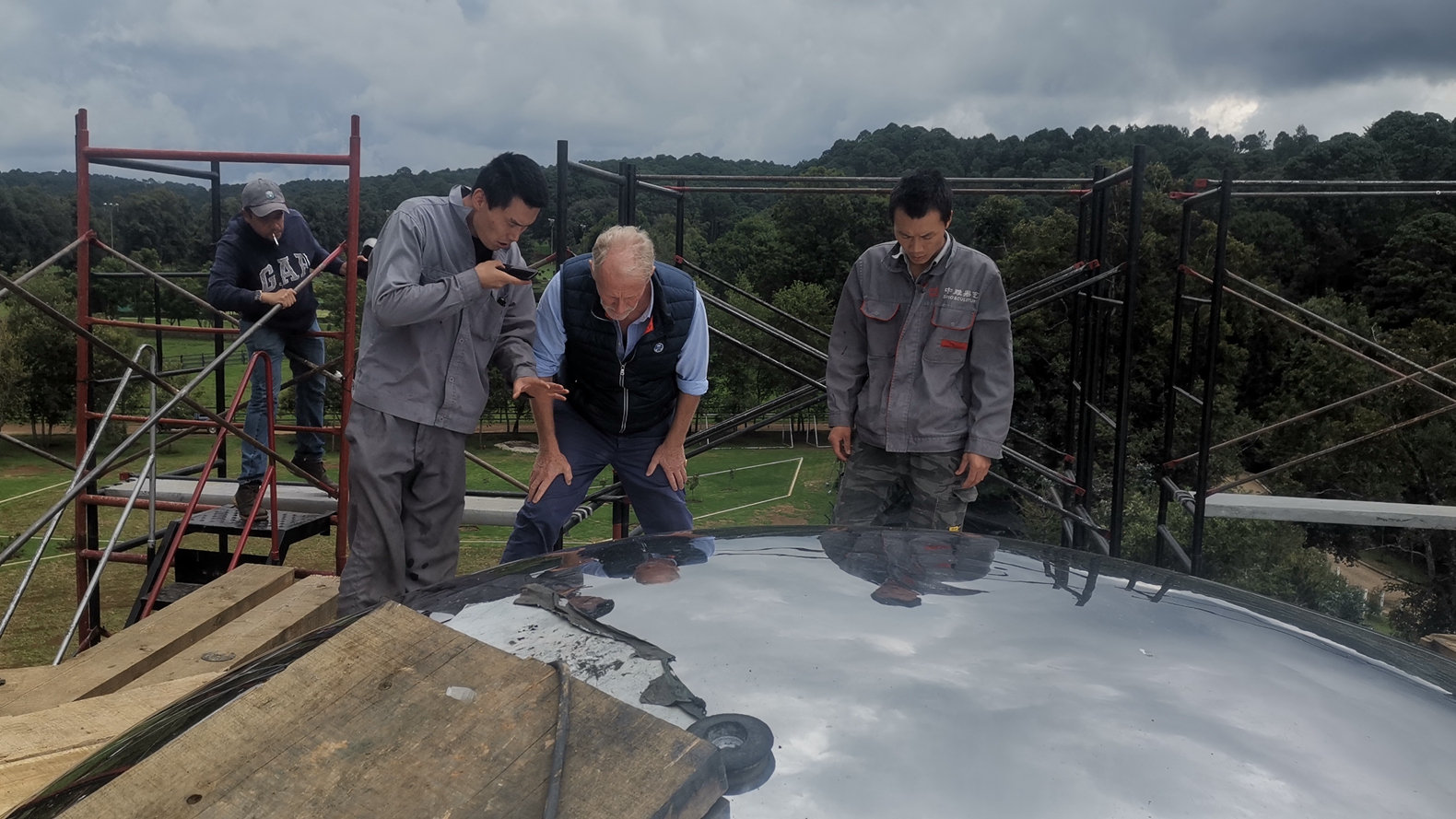 Installation Site of LOVEME sculpture in Mexico, Sino Overseas Installation Team with Sculptor Mr. Richard Hudson